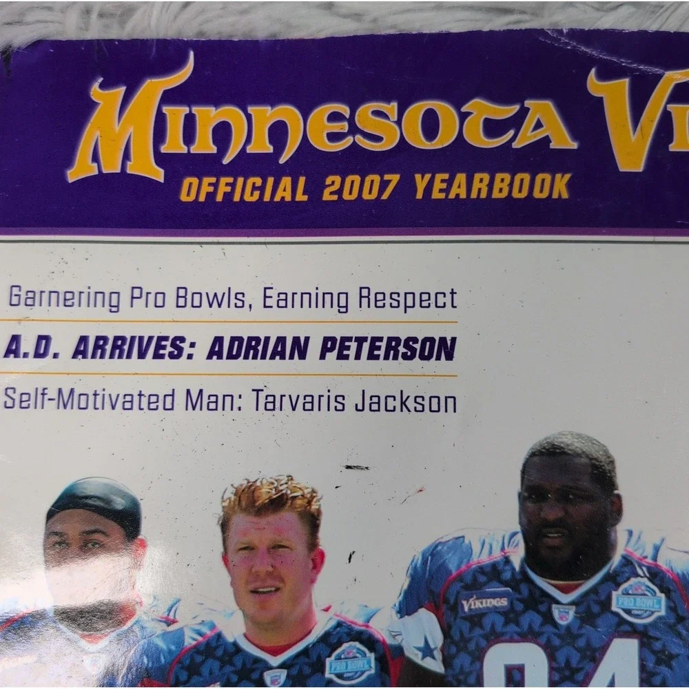 Minnesota Vikings 2009 Calendar 2007 Yearbook Adrian Peterson NFL Football